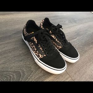 Black and cheetah print women’s Vans